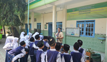 Bersama YAPHI, MI Miftahul Huda Menjaga Lingkungan dengan Belajar, dari Keran Air, Sampah, hingga Sepotong Nasi Jagung